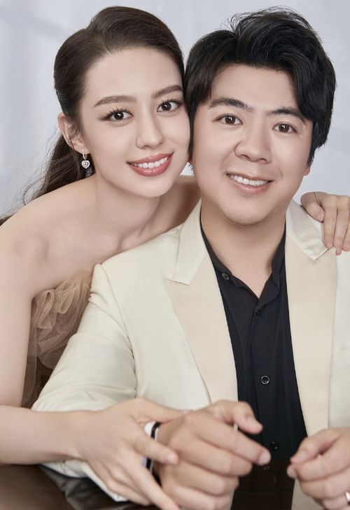 吉娜七夕前夜便秀恩愛(ài),曬與郎朗貼臉同框,被贊越來(lái)越有夫妻相